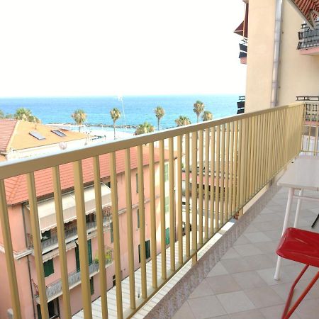 Appartamento Casa Fronte Mare Ventimiglia Esterno foto