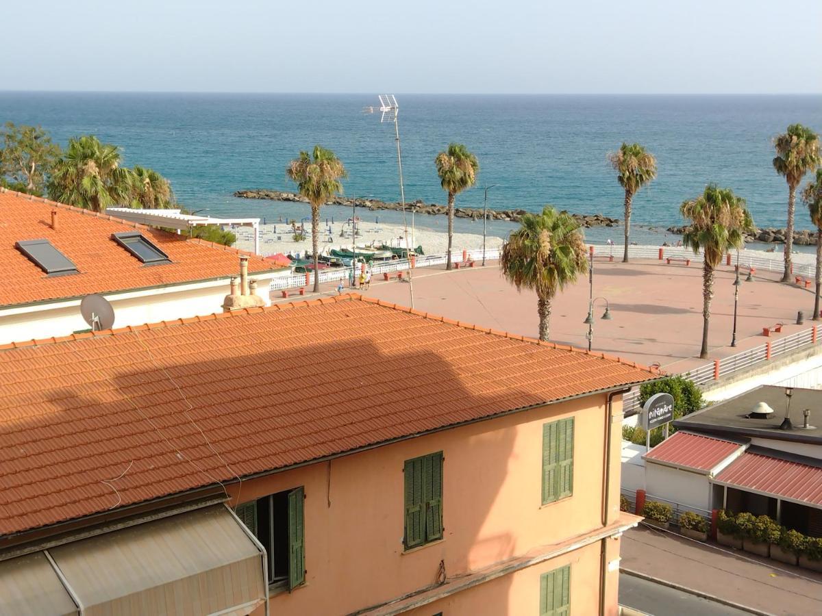 Appartamento Casa Fronte Mare Ventimiglia Esterno foto