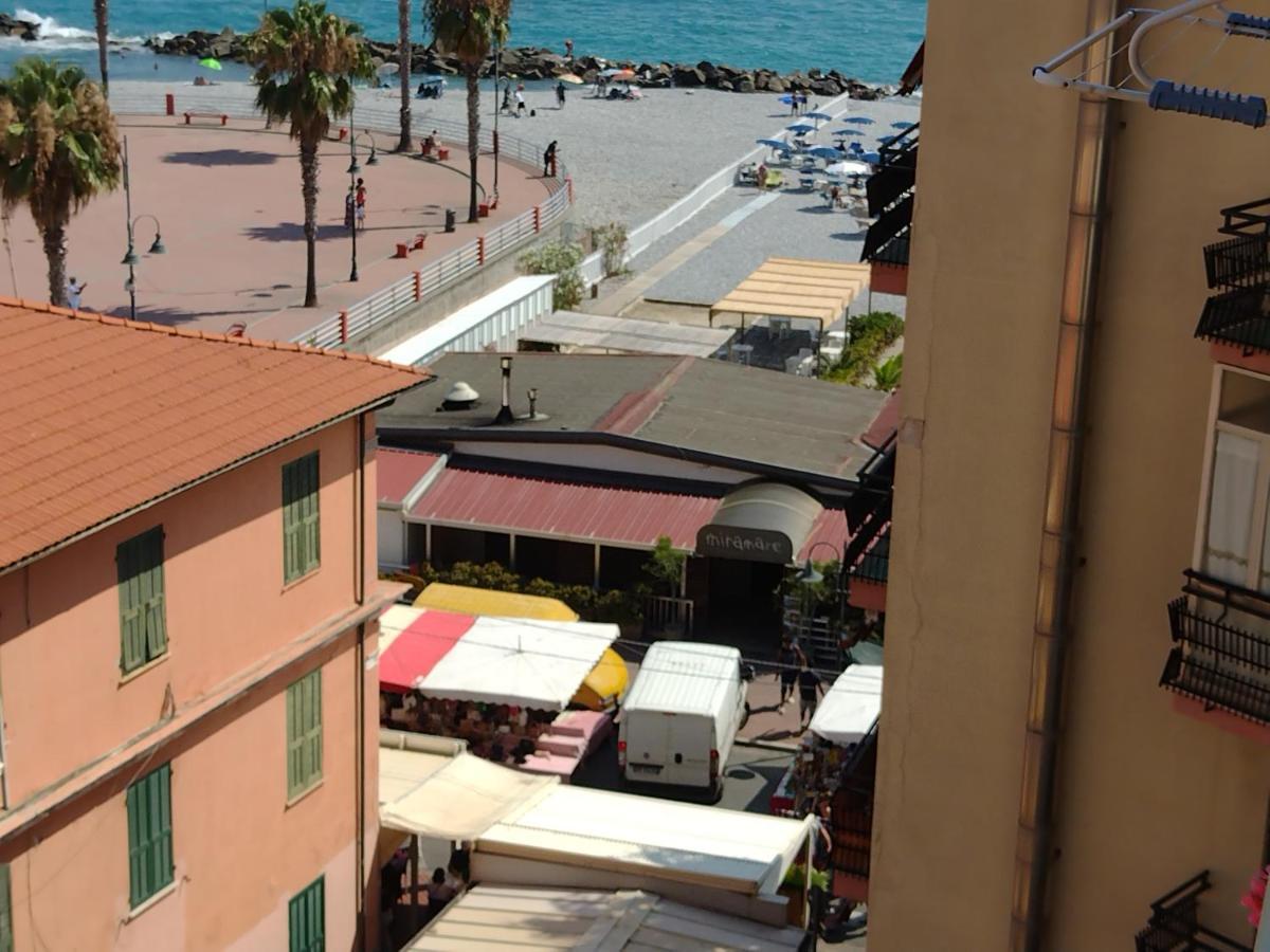 Appartamento Casa Fronte Mare Ventimiglia Esterno foto
